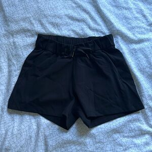 Lululemon On the Fly Short *2.5"